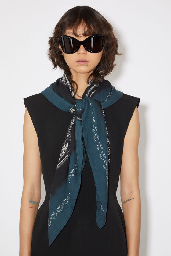 (image for) High-Quality Printed scarf